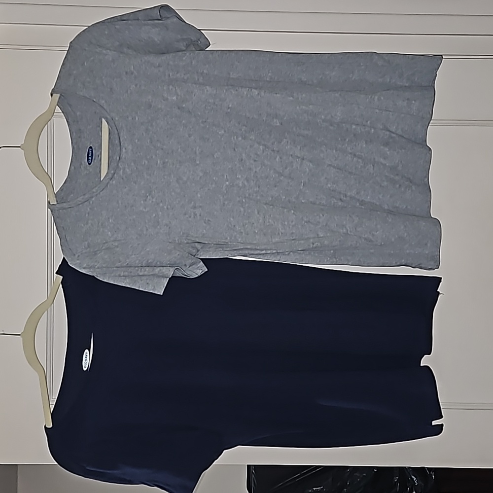 2 short sleeve slim fit tees